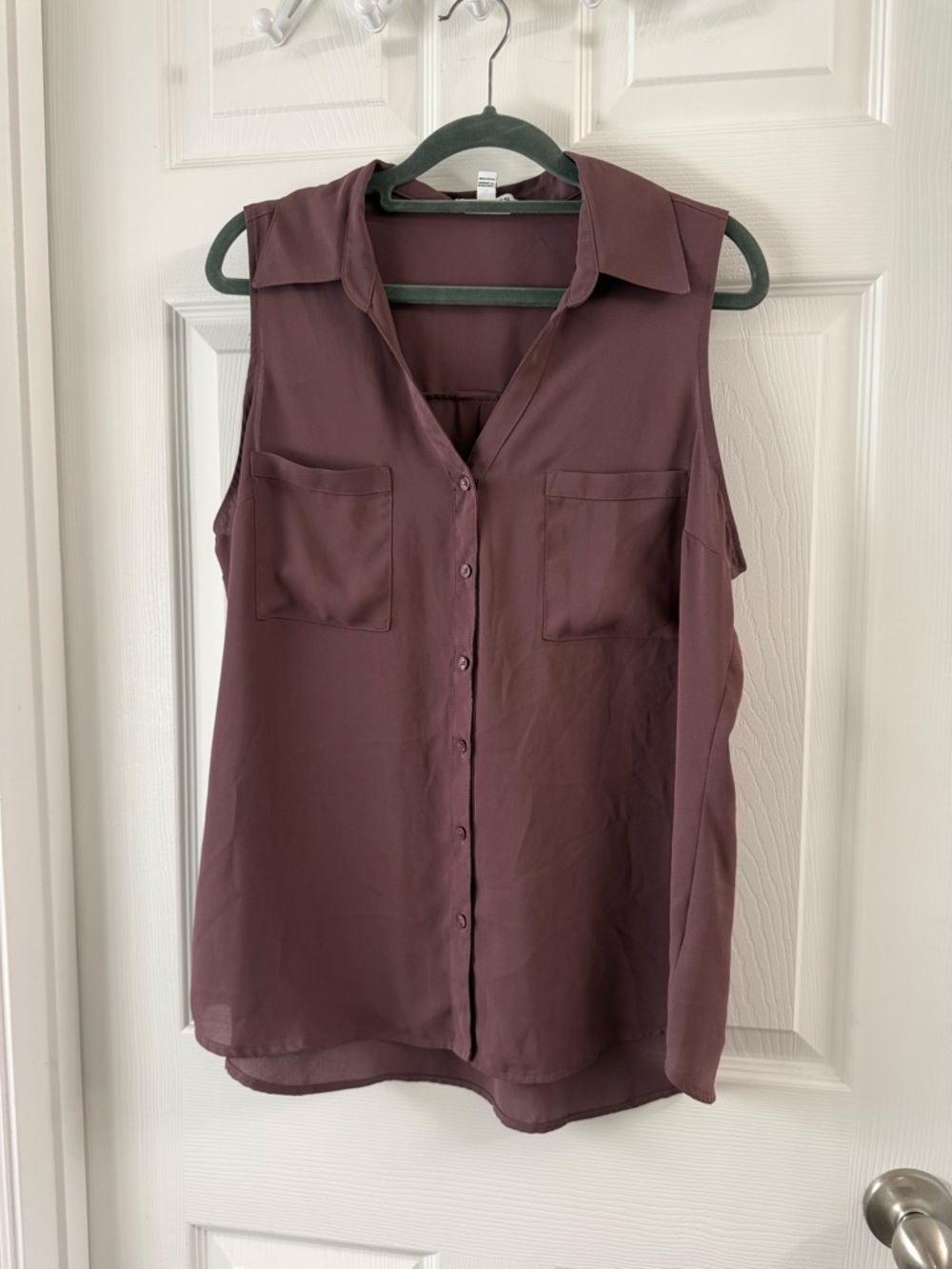 Express Women's Mauve Slim Petite Sleeveless Collared Button-Down Blouse Size L